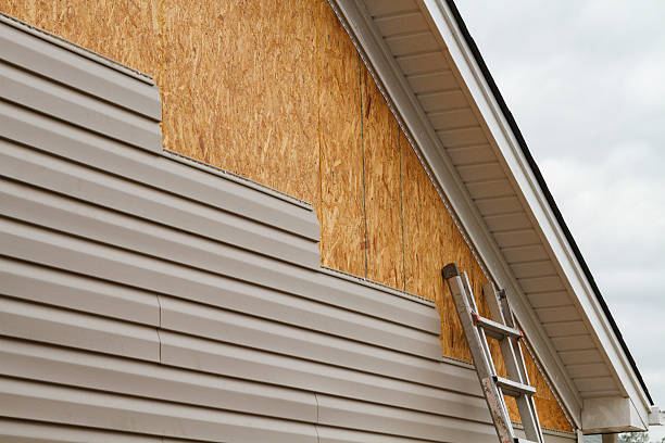 Professional Wood Siding technician working in New Middletown, OH